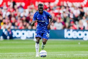 记者：凯塞多参加切尔西完整训练，马杜埃凯、拉维亚缺席